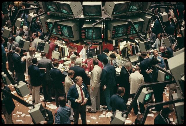 Photo:New York NY USA Stock Exchange Trading Floor 1978 Exchanges Screens