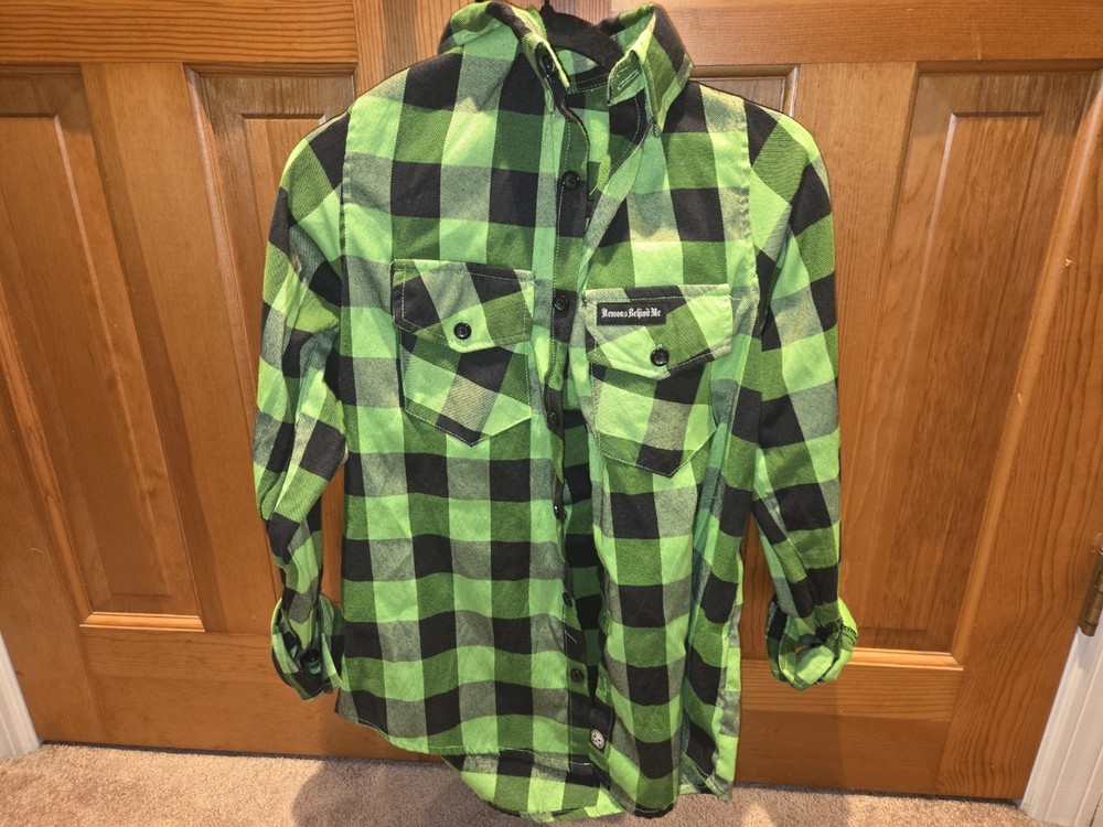 Demons Behind Me Men's Size Medium Green Flannel Jacket Shirt