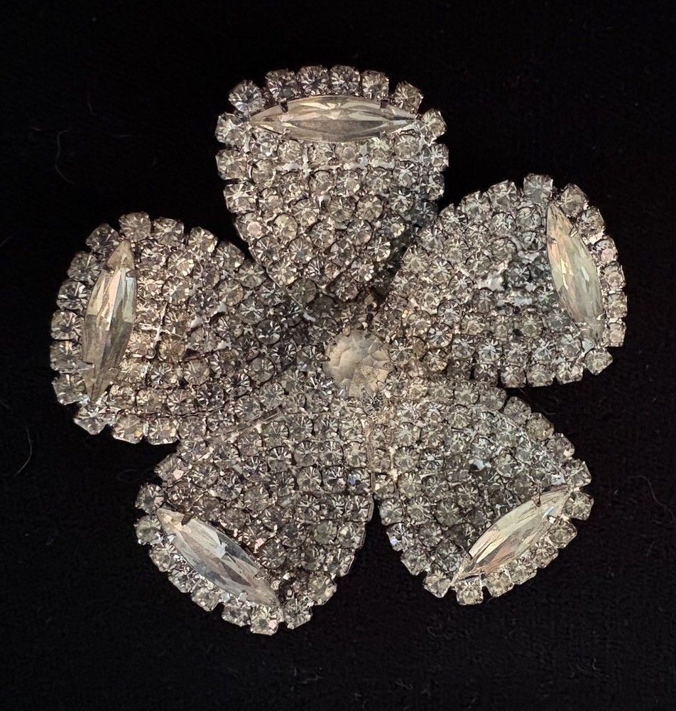 Vtg Weiss Clear Rhinestone Flower Brooch Signed Silver-Tone