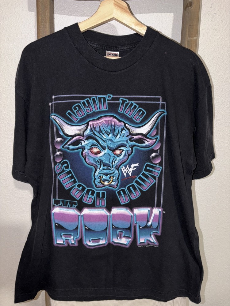 Vintage 1998 WWF WWE Wrestling The Rock “Layin The SmackDown” T-Shirt Size XL