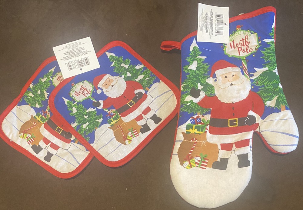 Christmas Santa Kitchen Decor Pot Holders Oven Mitt 3 Piece Set North Pole New