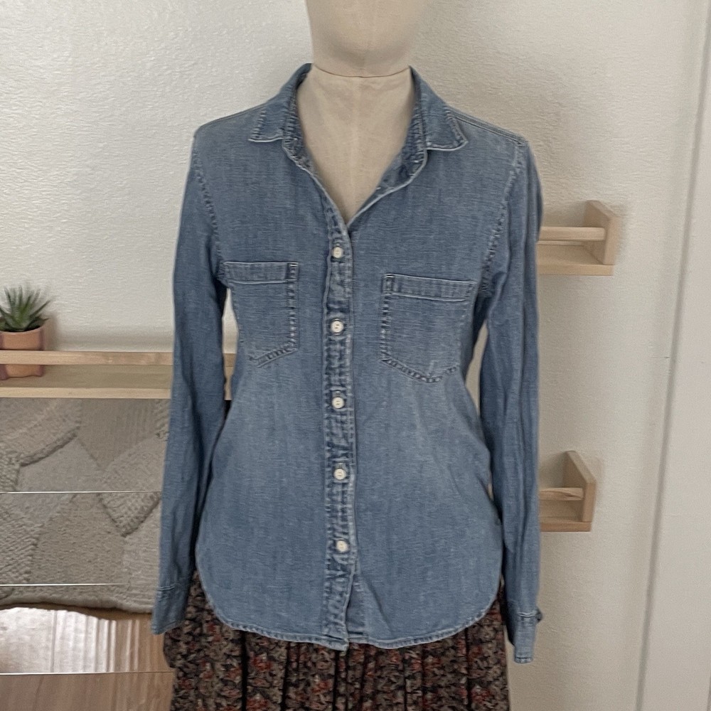 J. Crew Size 4 Women’s Blue Denim Chambray Button-Down