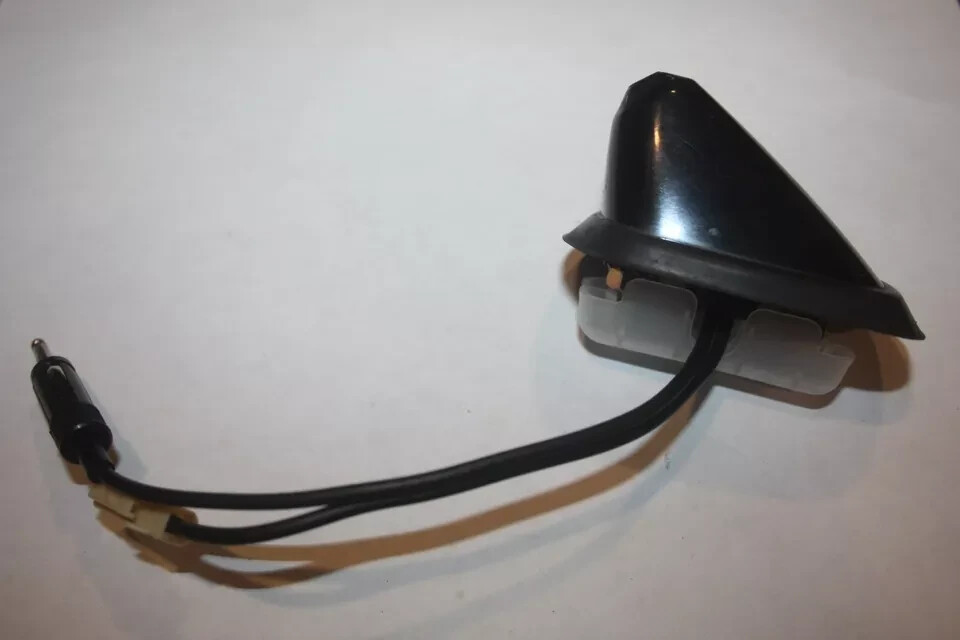 ✅ 2001-2005 lexus is300 oem stock roof antenna base mount with antenna Stock