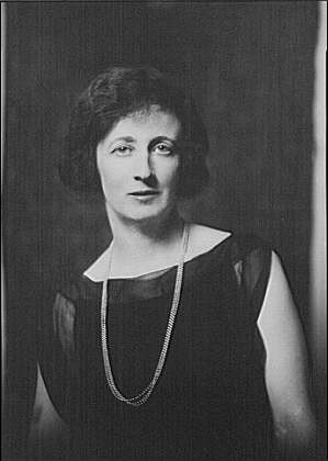Photo:Meyer, A.L., Miss, portrait photograph