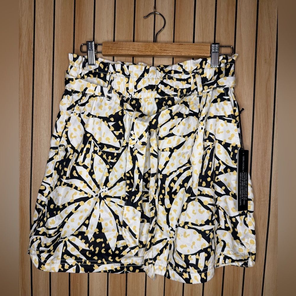 Nicole Miller Floral Print Midi Skirt in Size M