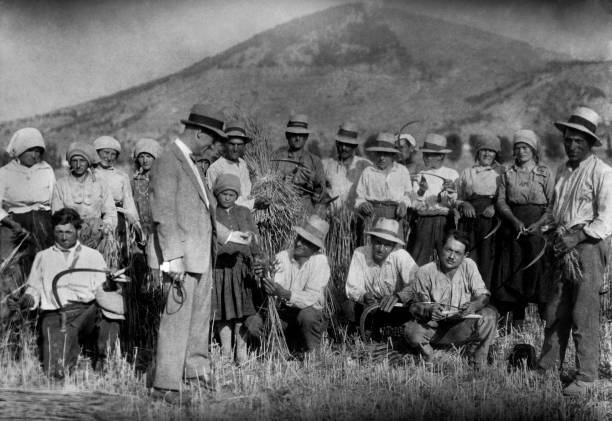 Farmers Abruzzo Italy 1910-20 OLD PHOTO-image