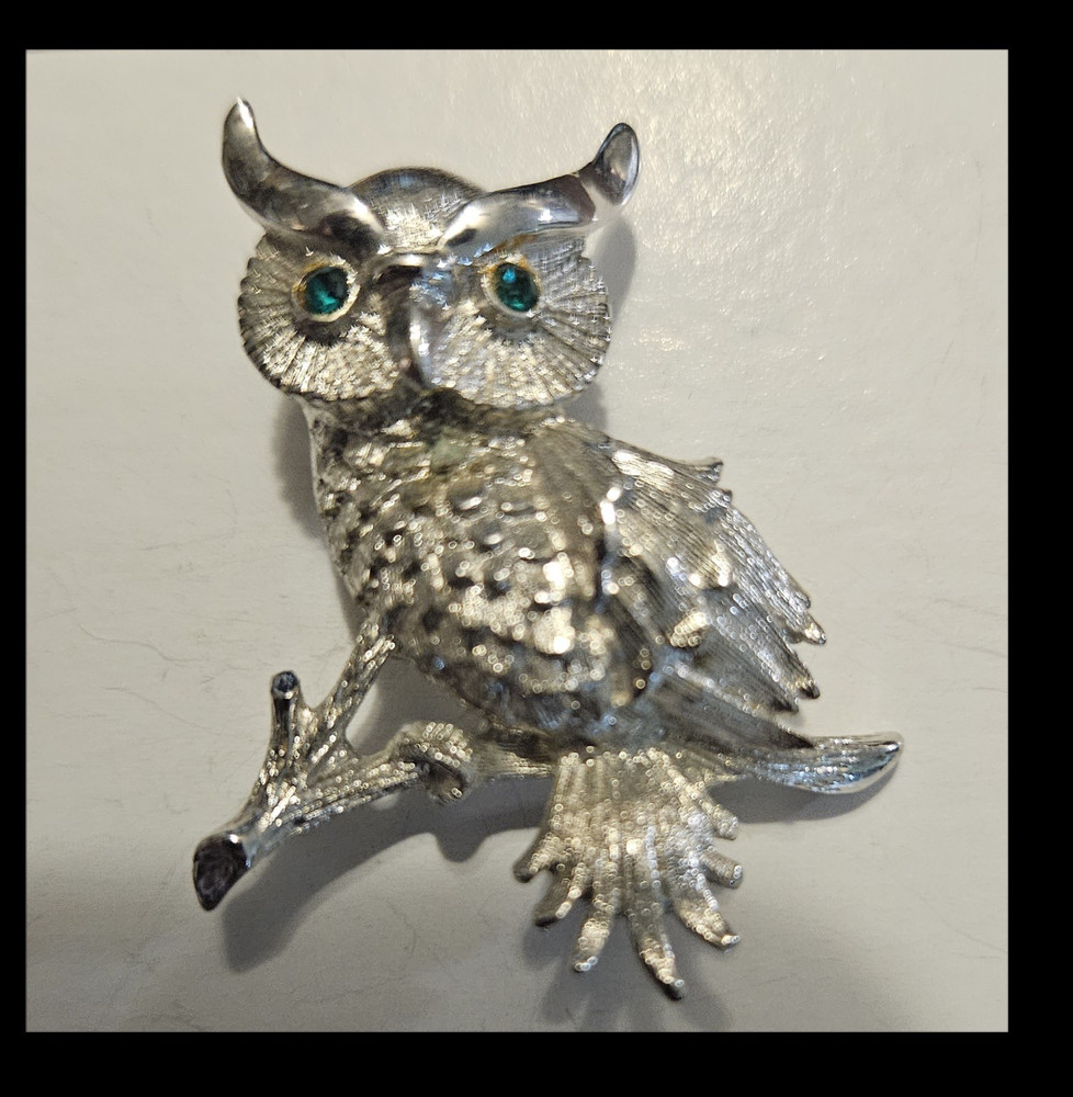 Monet Signed Silver Tone Owl Brooch Pin Green Round Rhinestone Eyes 2in
