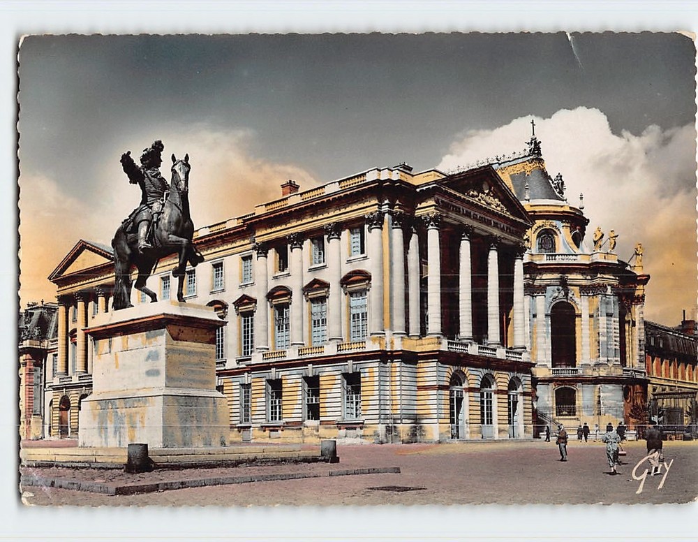 Postcard Le Château La Chapelle et la Statue de Louis XIV Versailles France