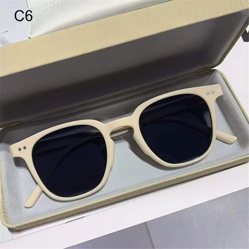 Vintage Oversized Square Sunglasses – UV400 Fashion Shades for Women & Men