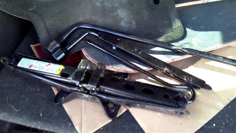 EQUINOX   2013 Jack 1037173851 NO FOAM TRAY NO SPARE TIRE