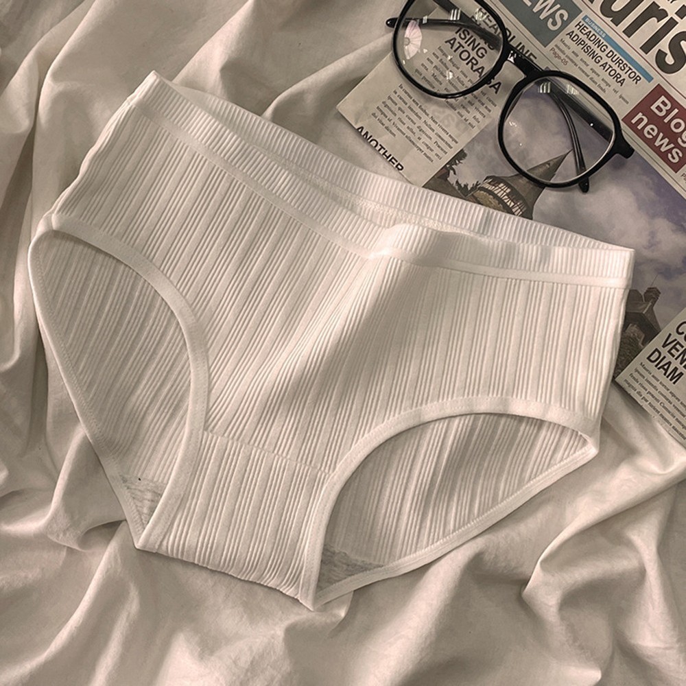 Modern Women's Mid Waist Underwear Triangle Toe Design Simple Elegance