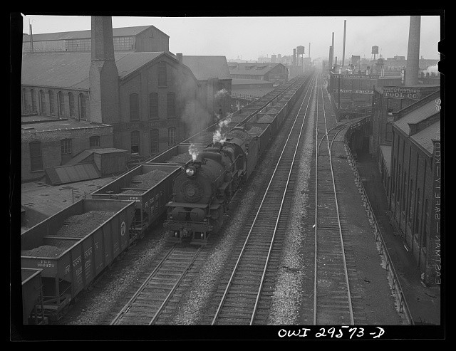 Photo:Cleveland Ohio 1943 Pennsylvania Railroad Iron Ore Train Steel Mills