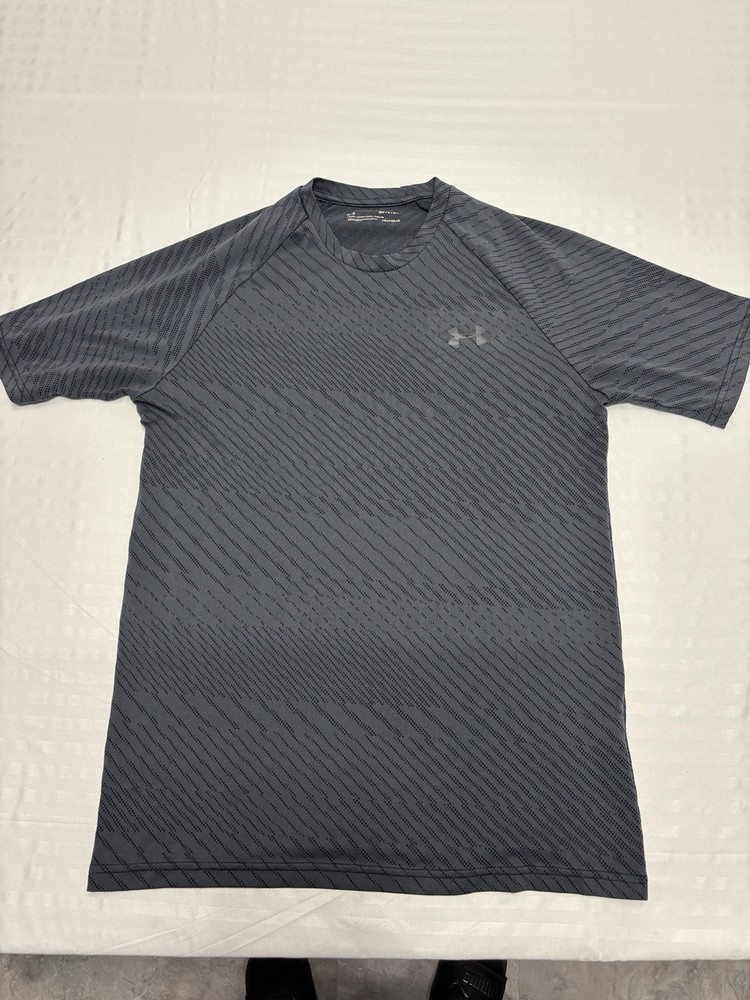 Under Armour T-Shirt Men’s Small Heatgear Gray Diagonal Pattern