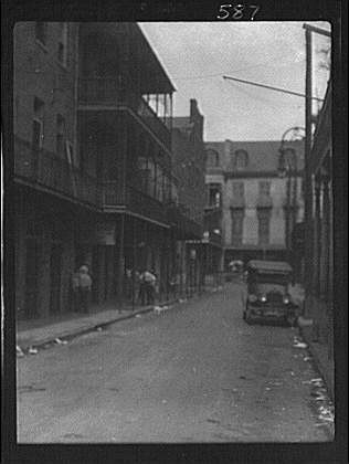 Street scene,buildings,balconies,New Orleans,Louisiana,LA,Arnold Genthe,1920 3
