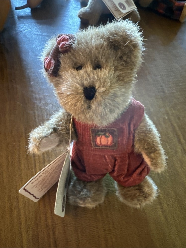 Boyd’s Bear ~ Tina Autumnfest #904154 ~ jointed with tag ~ 6”