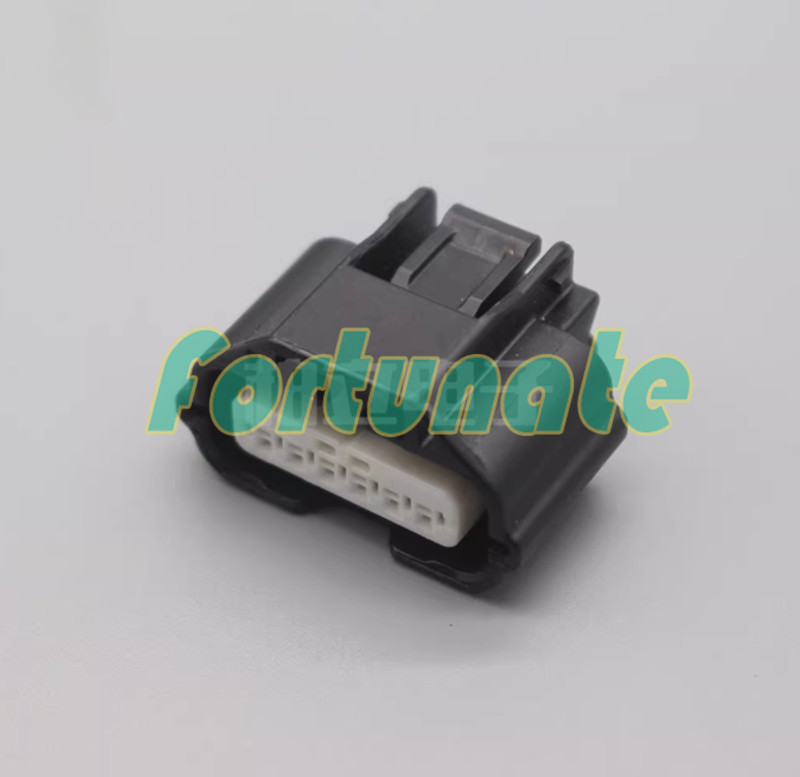 QTY:30 NEW FOR Rubber shell connector 7283-8850-30