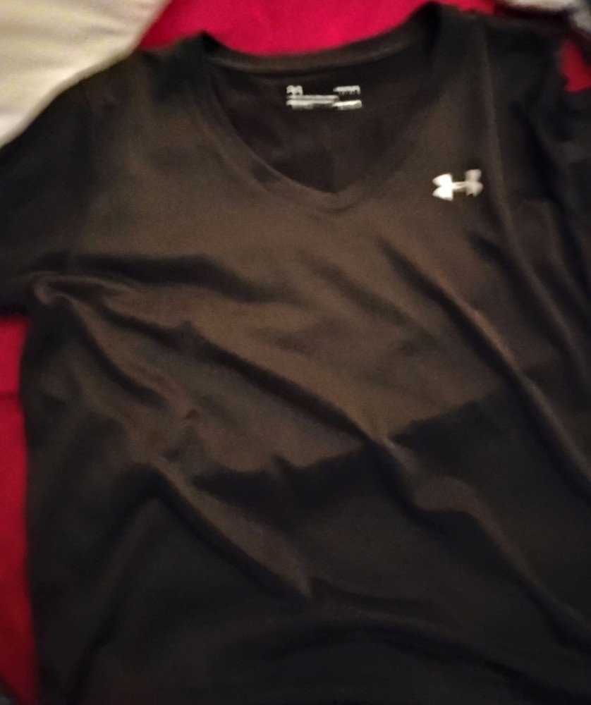 Under Armour HeatGear Women's Black V-Neck Activewear T-Shirt Size L