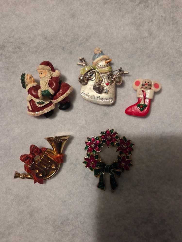 Lot of 5 Vintage Christmas Brooches
