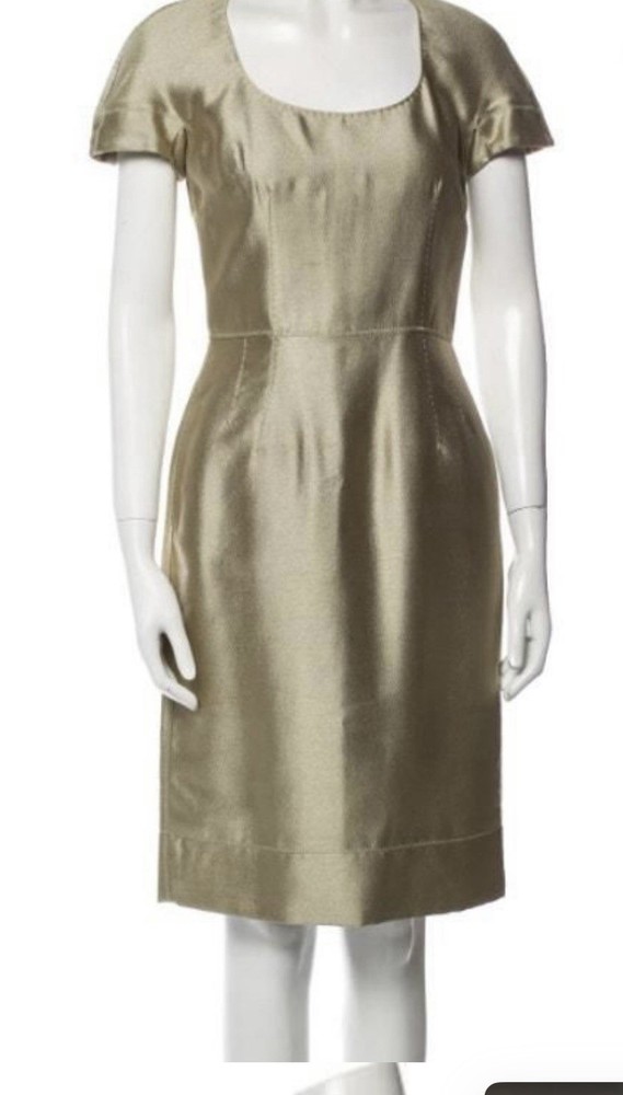 is a Dolce & Gabbana scoop neck knee-length gold dress Size 36