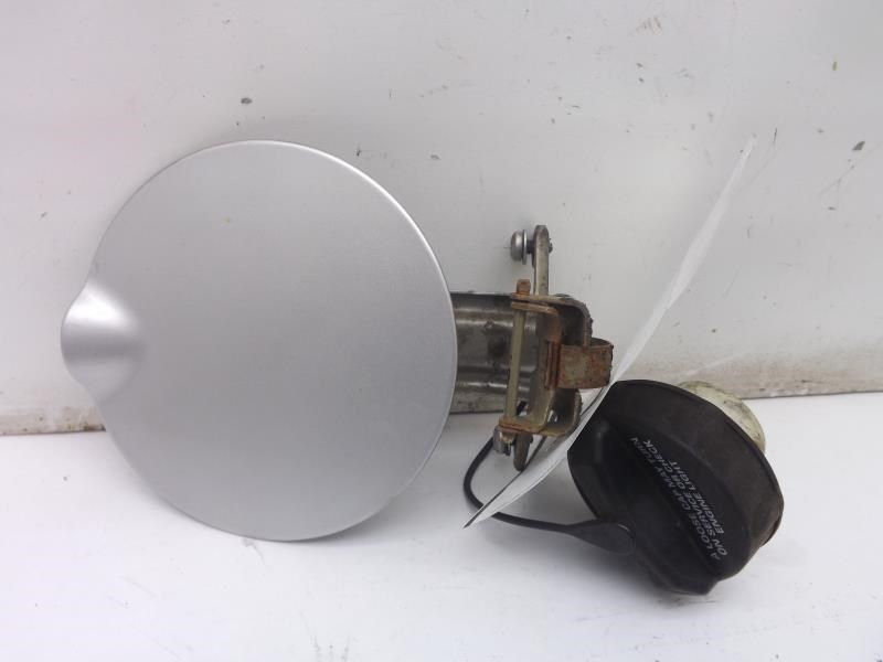 01 STRATUS FUEL FILLER DOOR 119602