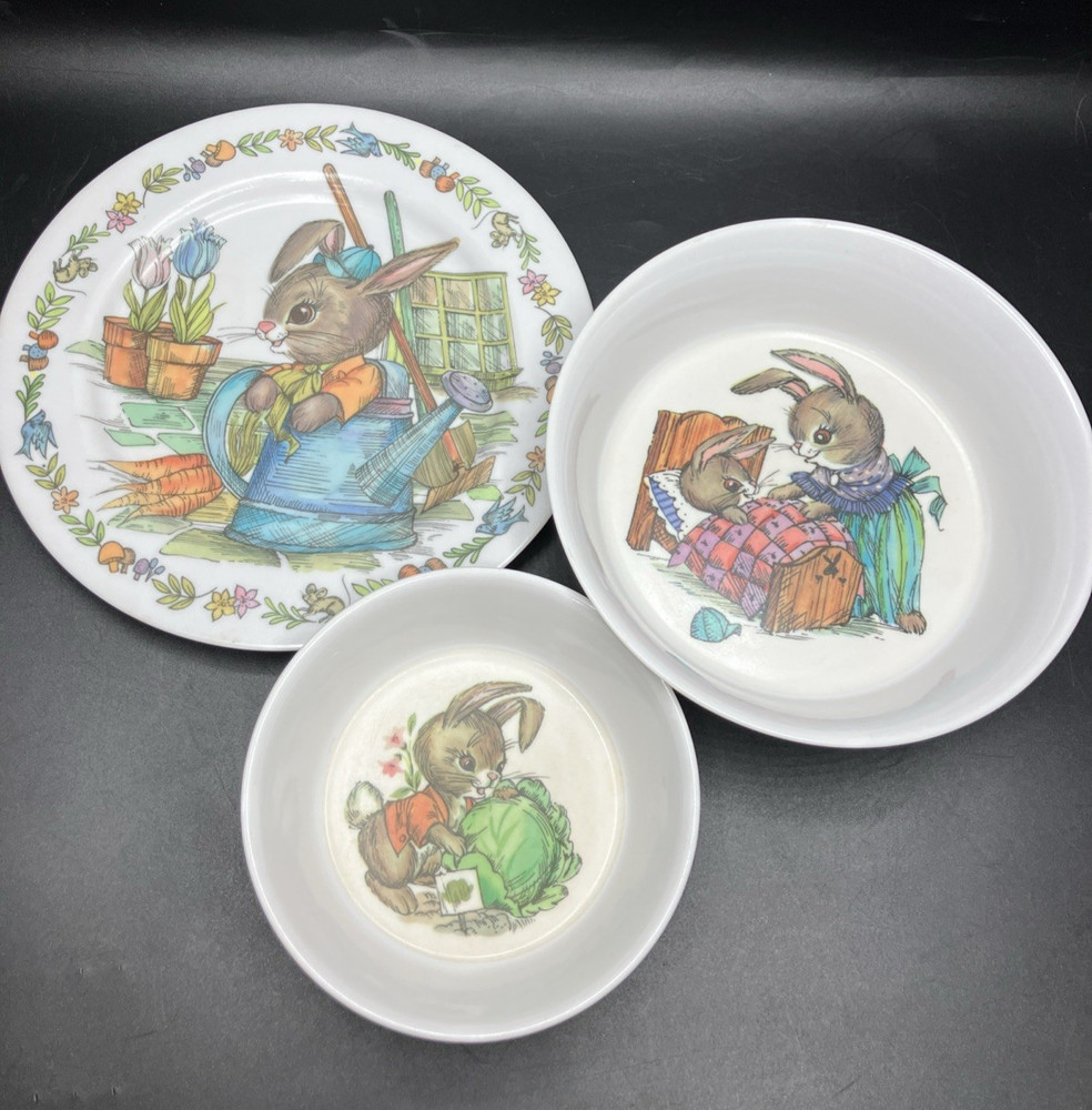 Vintage Oneida Peter Rabbit Kid Melamine Oneida 3 Piece Dish Set 2 bowls 1 plate