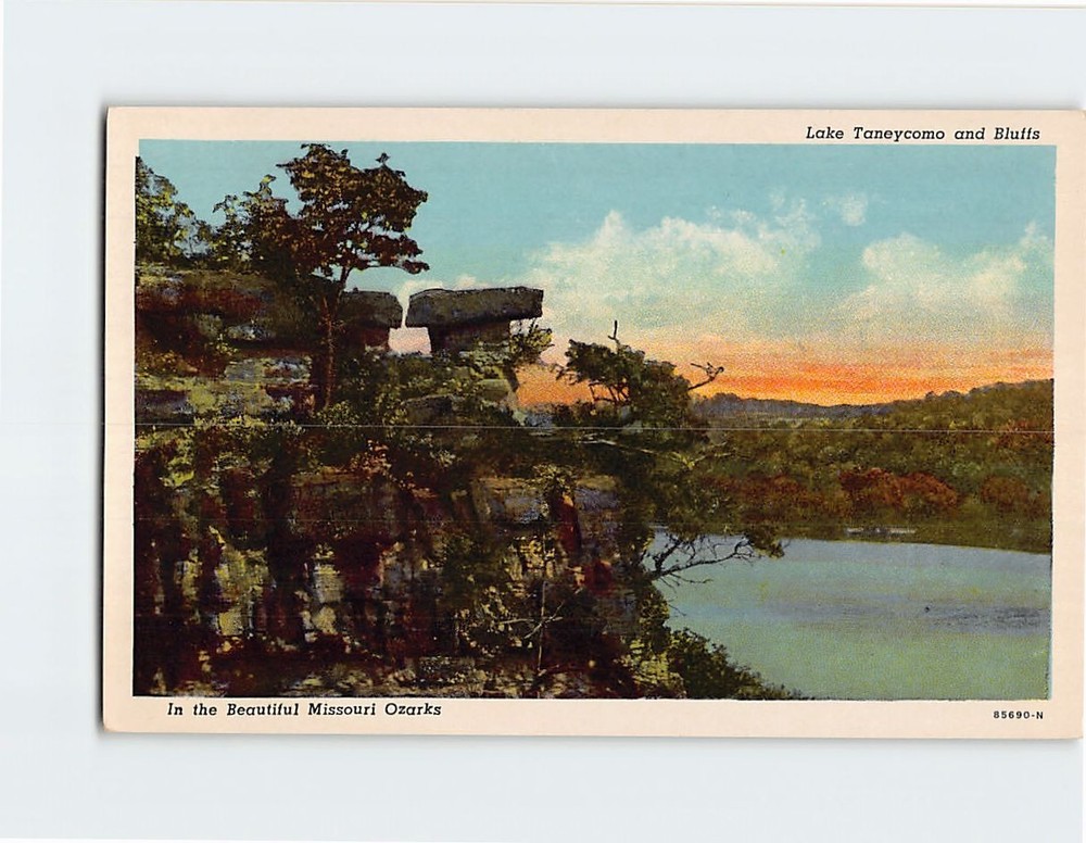 Postcard Lake Taneycomo & Bluffs Missouri USA
