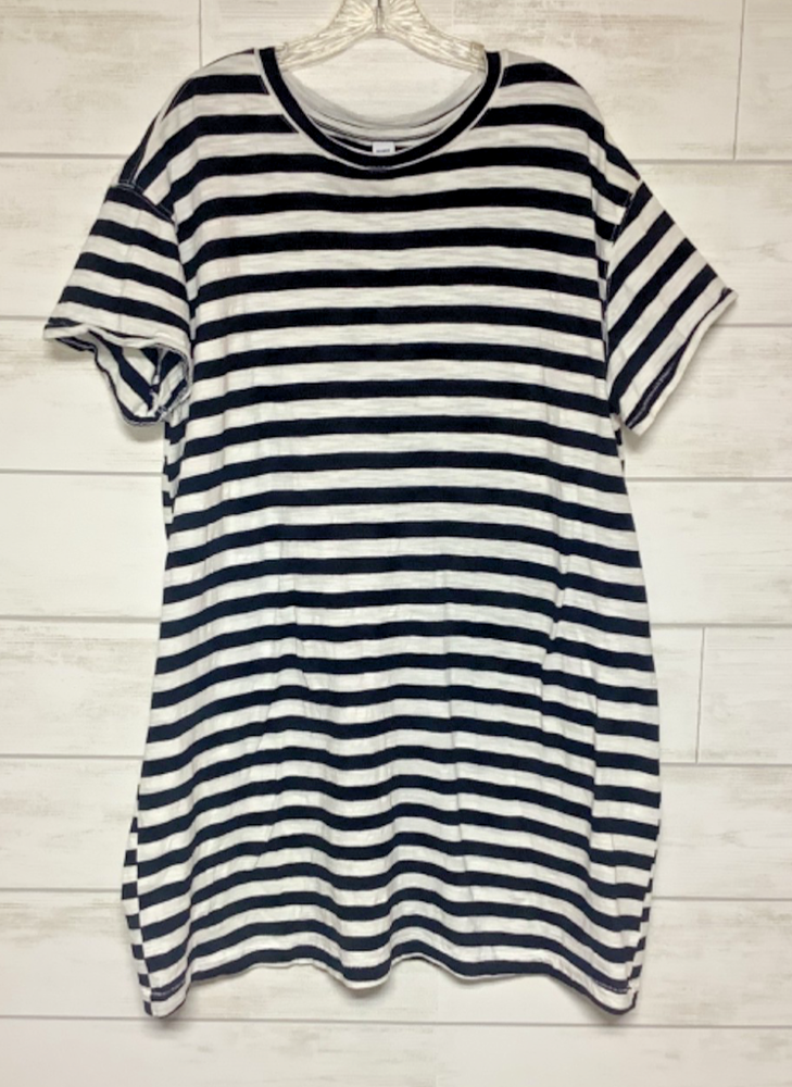 Old Navy Women’s black and white Striped T-shirt Dress Plus Size 2X XXL