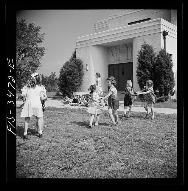 Photo:Greenbelt Maryland 1942 Kindergarten Children May Day Dance School