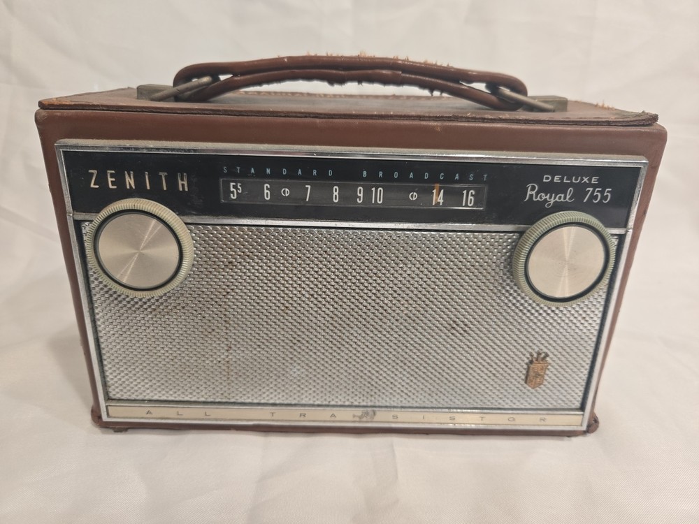 Zenith Deluxe Royal 755 Transistor Radio  with genuine leather.