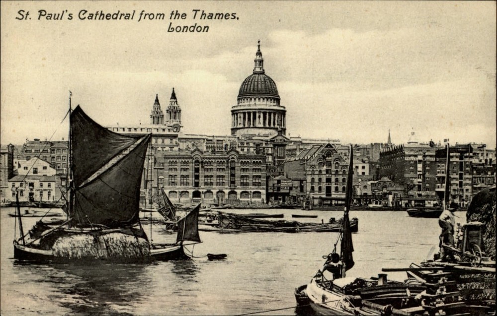 St Pauls Cathedral London Thames vintage postcard s005