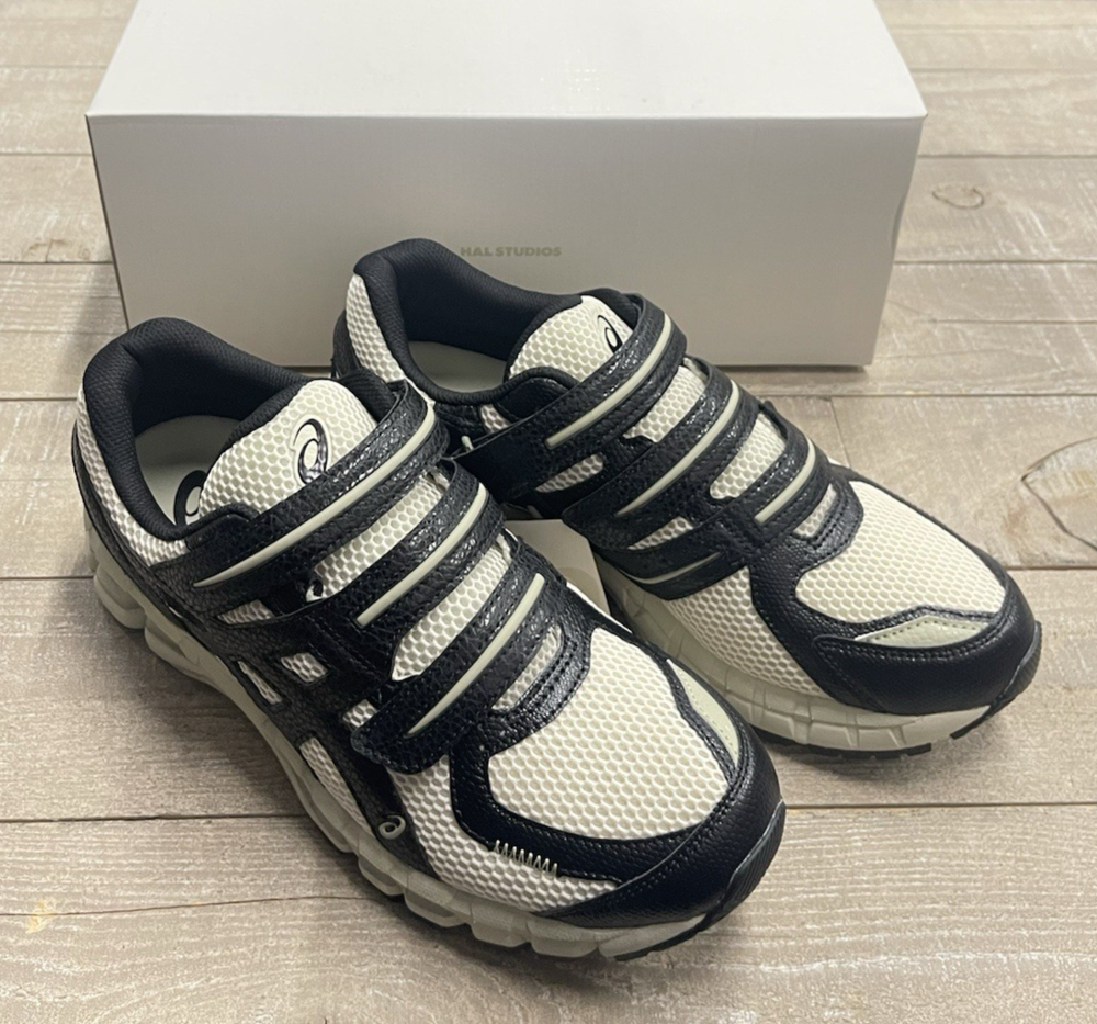 NIB ASICS Gel- Kayano 20 Sneakers In Bone Size: 8