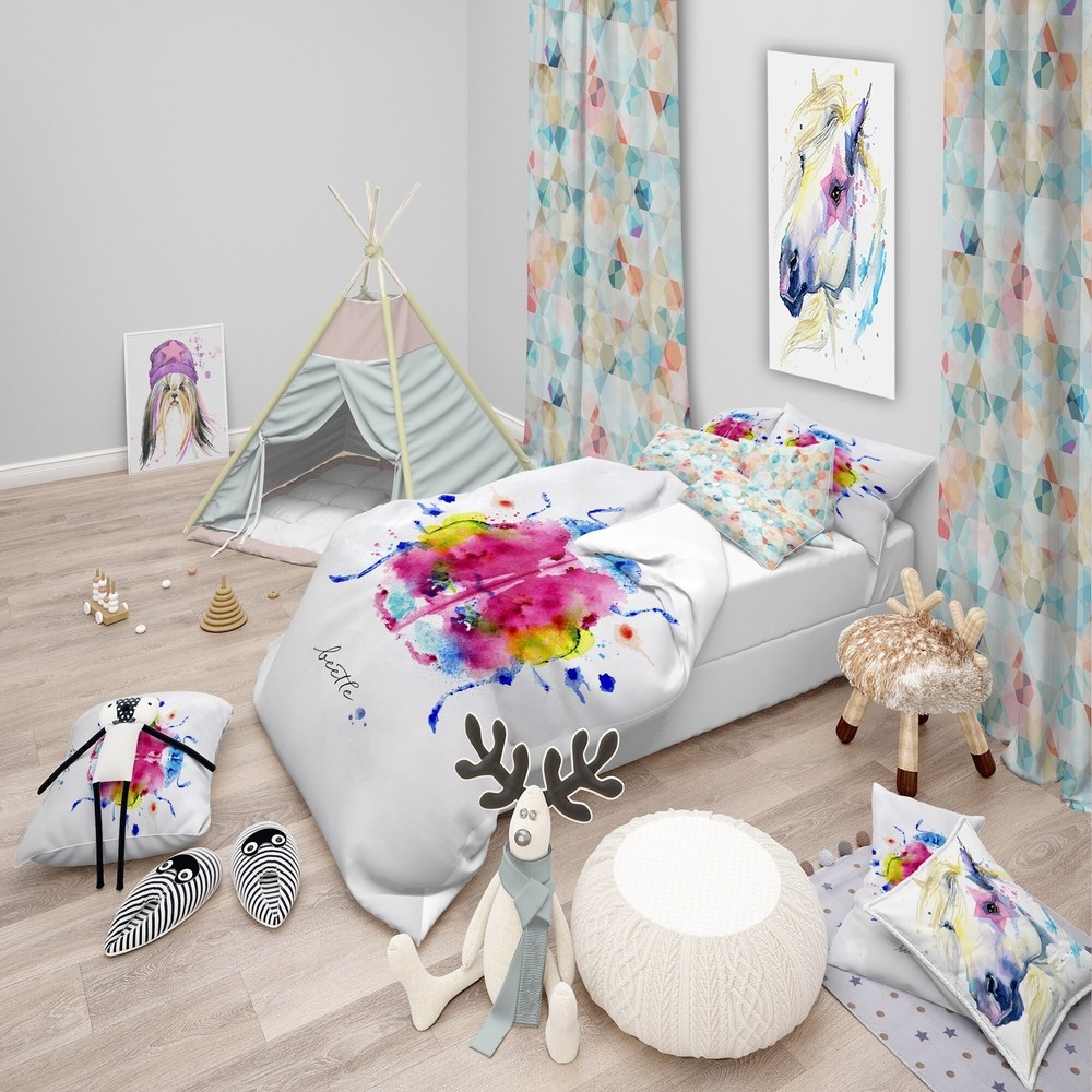 Designart 'Monotype color beetle' Animals Bedding Set -