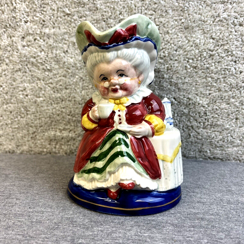 FITZ AND FLOYD STAFFORDSHIRE CHRISTMAS TOBY JUG - MRS. SANTA VTG