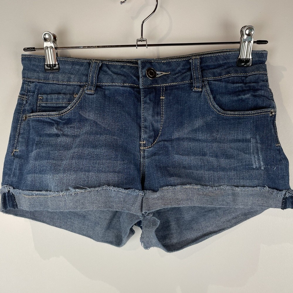 Forever 21 Medium Wash Low Rise Cuffed Cut Off Denim Shorts Raw Hem Size 27