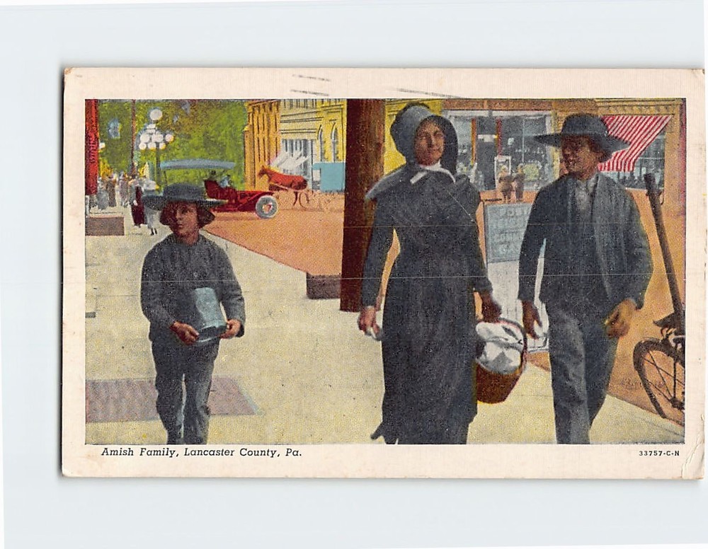 Postcard Amish Family Pennsylvania USA
