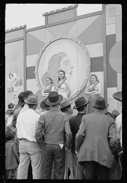 Photo:Brownsville Texas 1942 Girlie Show Carnival Stage Performers Crowd