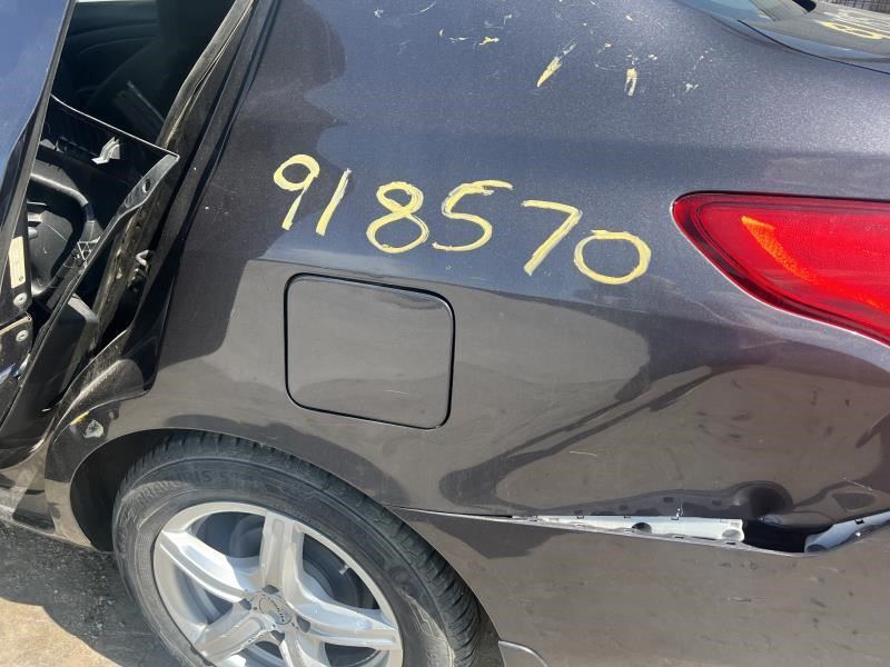 VERSA     2015 Fuel Filler Door 957870