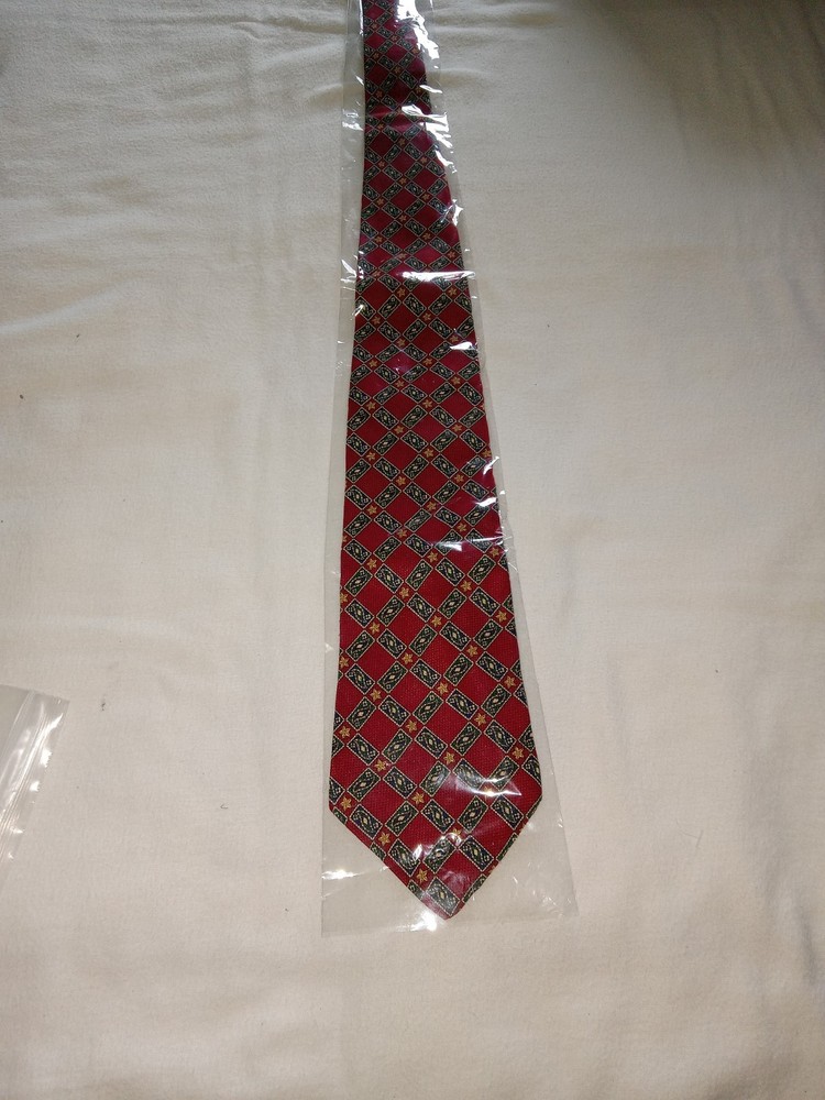 Tommy Hilfiger Men's Silk Tie Imported Printed in Italy USA Made