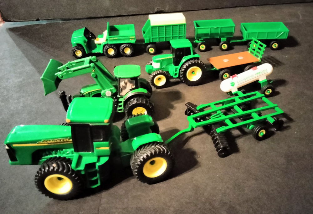 ERTL John Deere Mix Lot of 4 Tractors 6 Accessories Die Cast/Plastic - Pre-owned
