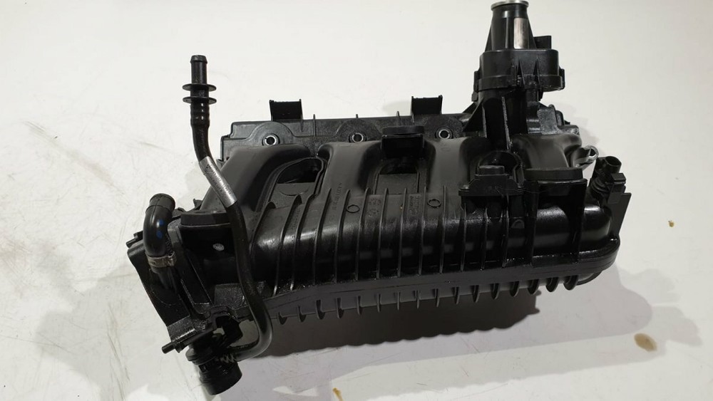 Mercedes-Benz C180 CGI W204 2012 Air Intake Manifold