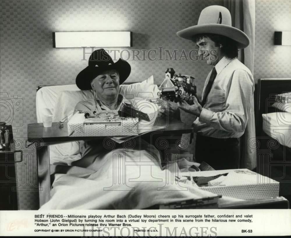 1981 Press Photo Dudley Moore & John Gielgud in 