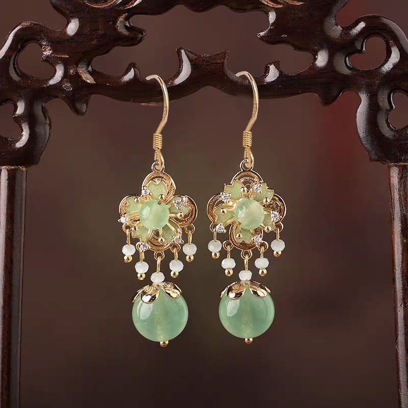 Vintage Green Jade Tassel Earrings Chinese Style Dangle Earrings For Women