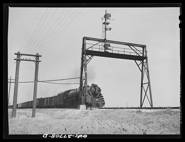 Photo:Bensenville Illinois 1943 Milwaukee Road Redball Freight Train Yard