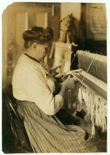 Photo:Fall River Massachusetts 1916 Woman Drawer-in at Loom Textile Worker