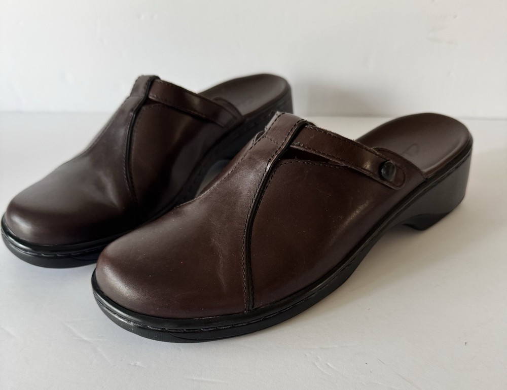 CLARKS Collection Women’s 9.5M BROWN Leather Clogs Mules Slip On Comfort Casual