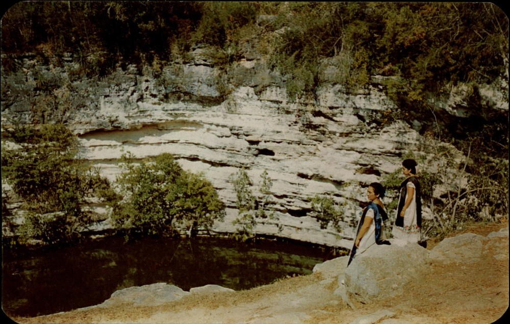 Sacred Well Chichen Itza Yucatan Mexico vintage postcard v556