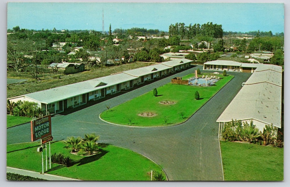 Vintage Flagstone Motor Lodge Santa Ana CA Postcard Disneyland Knott's Berry