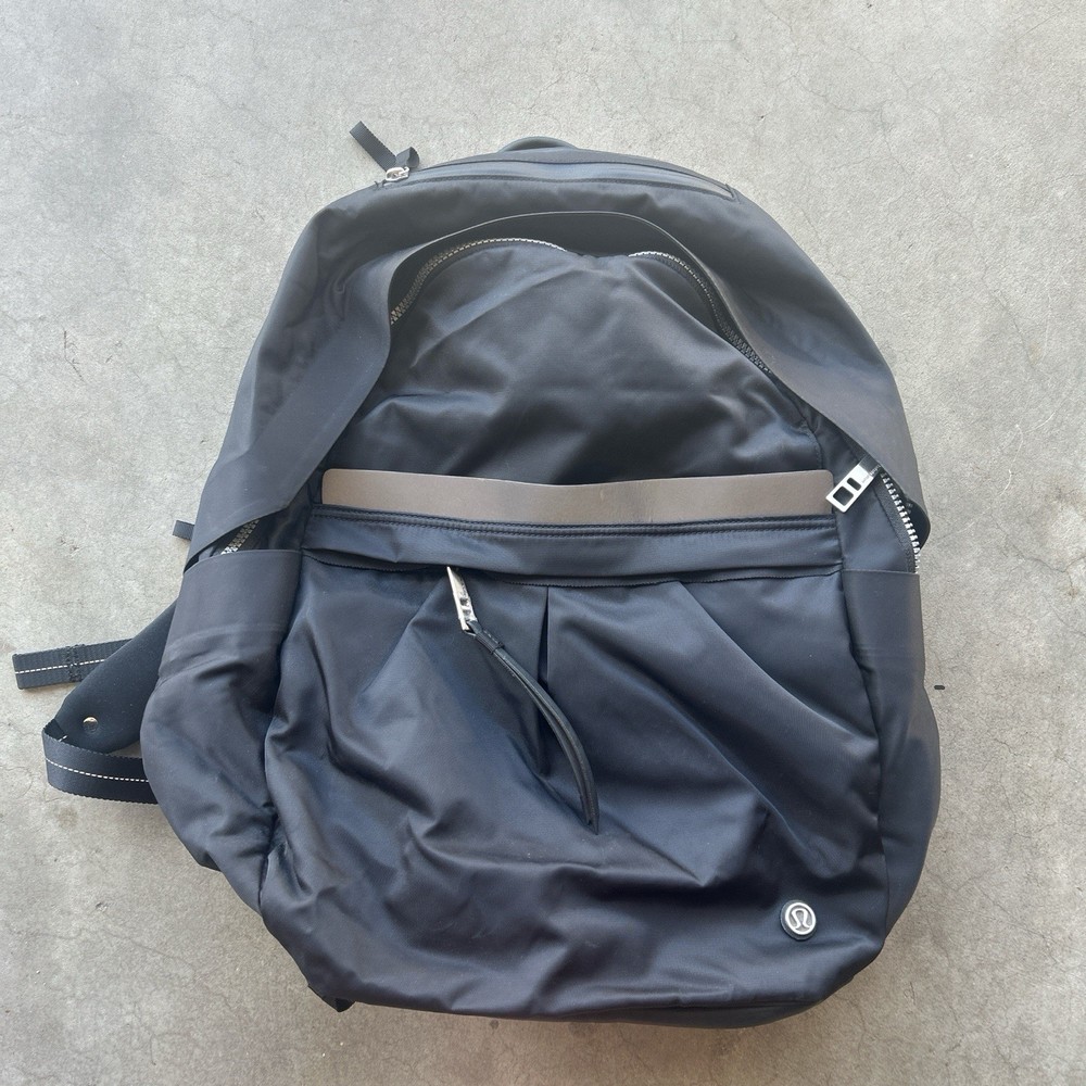 Lululemon Backpack Black Savour the Savasana edition/Travellers/ Gym/Outdoor