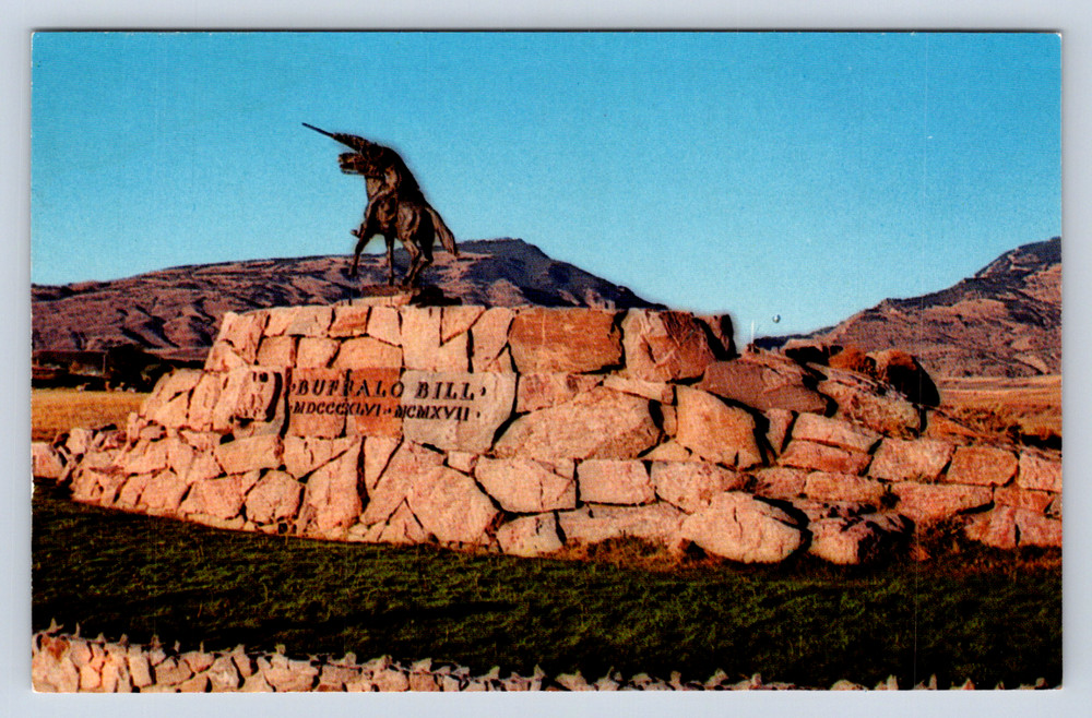 Vintage Postcard Buffalo Bill Monument Cody Wyoming