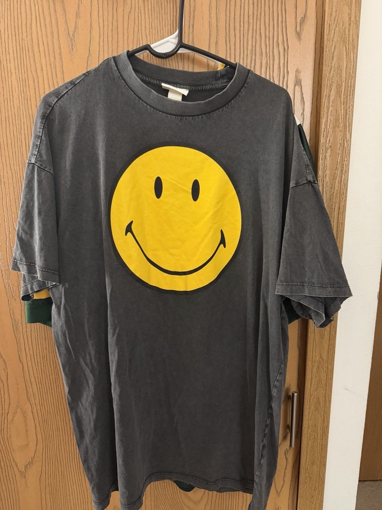 Smiley x H&M Oversized Longline T-Shirt Graphic Tee, Happy / Smiley Face, Size S